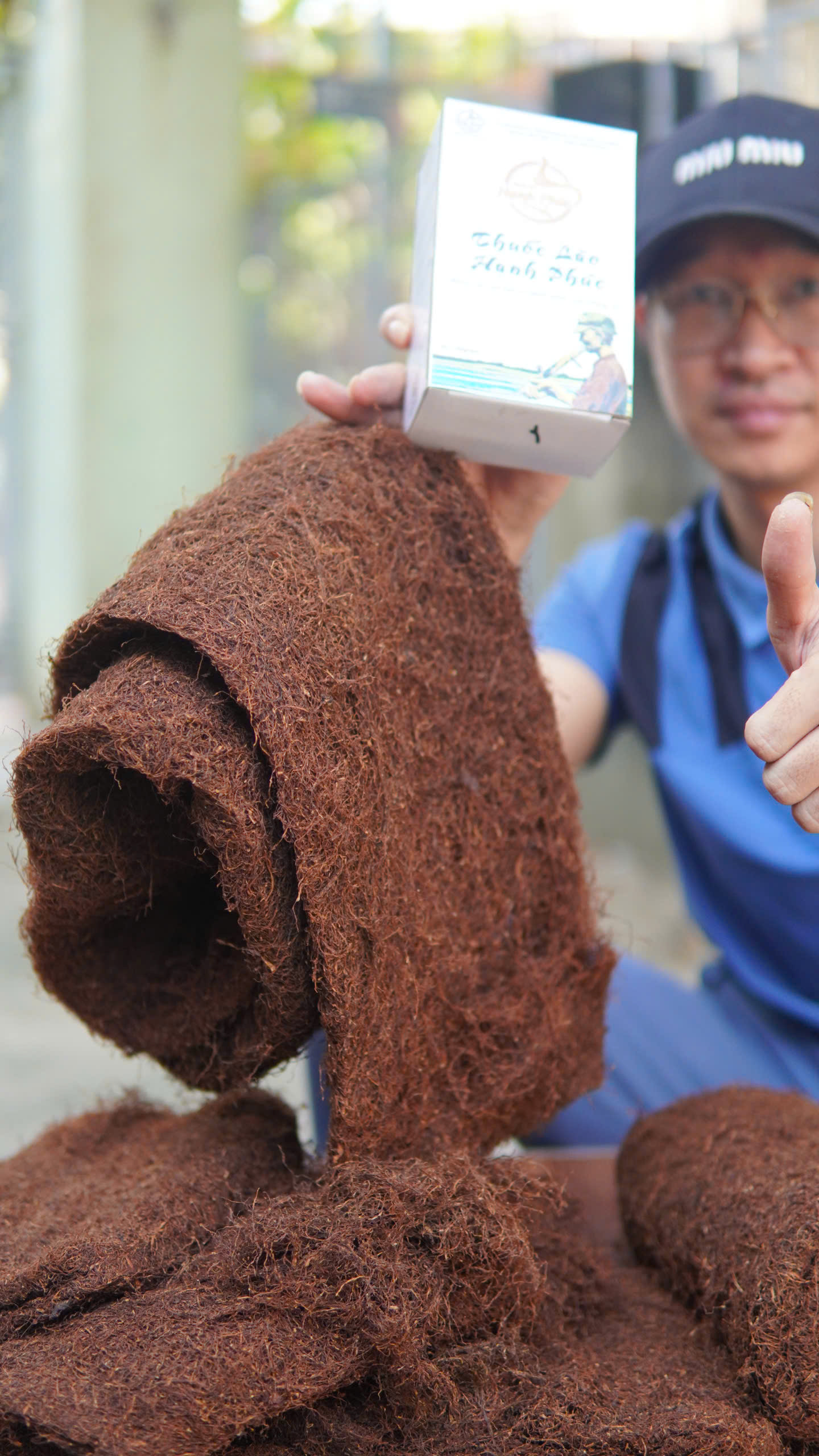 Thuốc Lào Hạnh Phúc