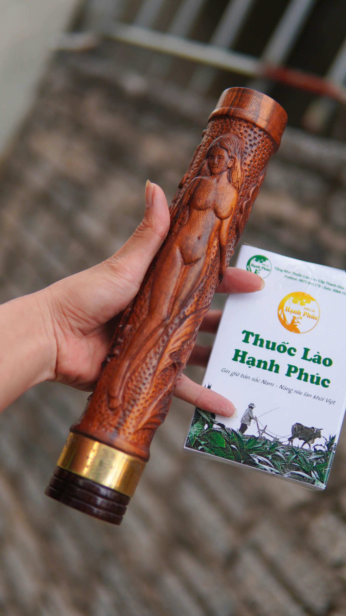 điếu rút gỗ điêu khắc